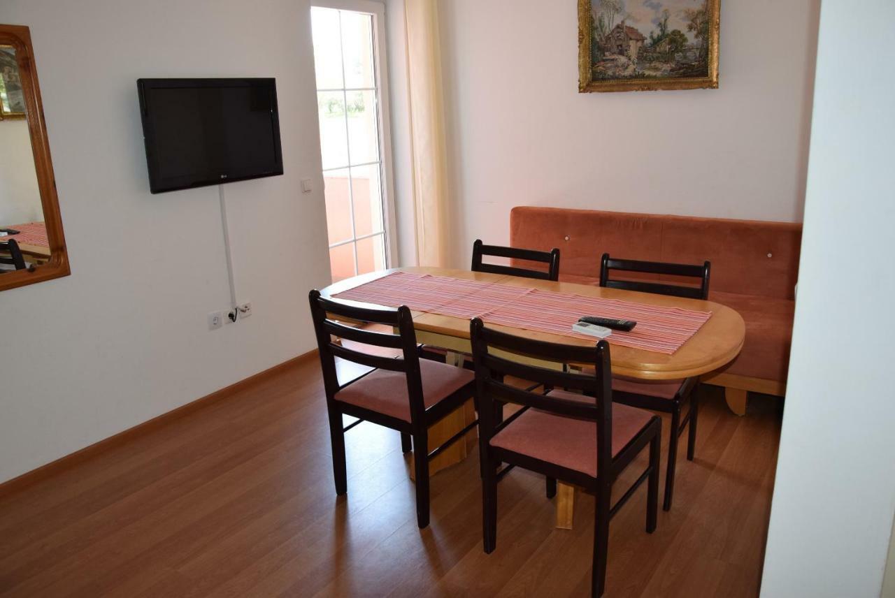 Apartmani Diana Medulin Exterior foto